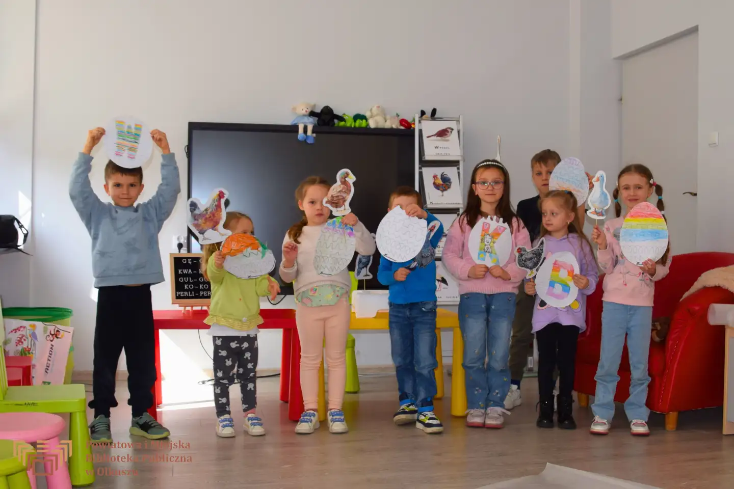 KWIETNIOWE UCZYMY SIĘ CZYTAĆ Z BIBLIOTEKĄ ORAZ MATEMATYCZNE PRZYGODY W BIBLIOTECE!