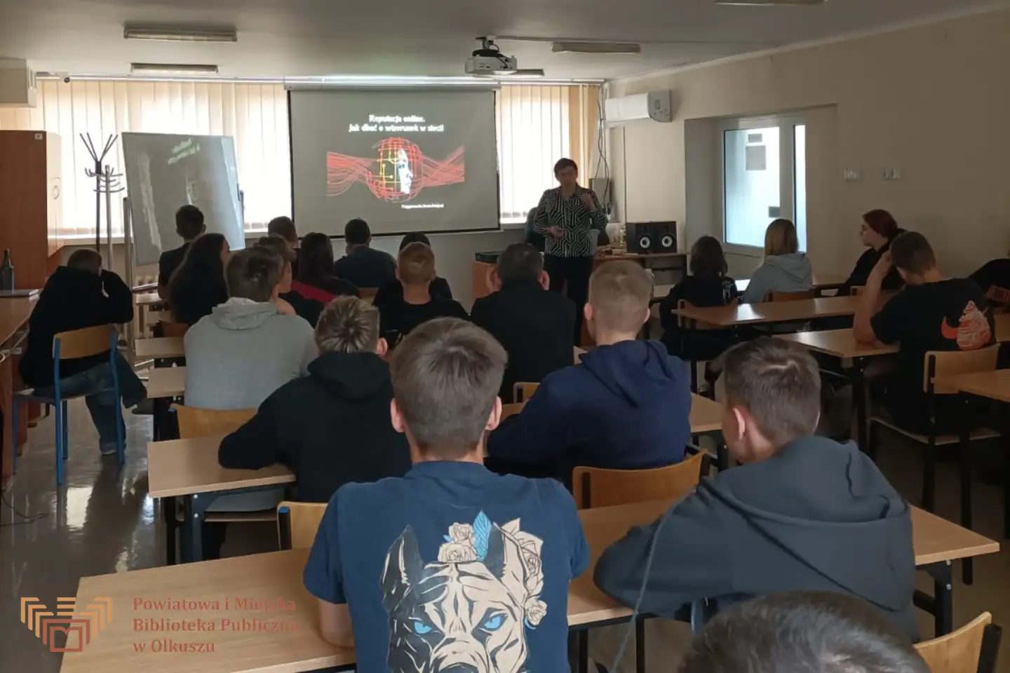 ZAJĘCIA DYDAKTYCZNE W BURSIE W ZESPOLE SZKÓŁ NR 4 W OLKUSZU - REPUTACJA ONLINE. JAK DBAĆ O WIZERUNEK W SIECI?