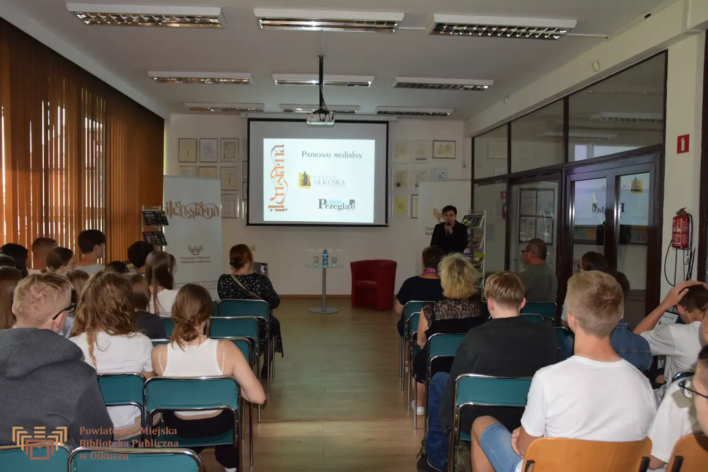 SPOTKANIE PROMUJĄCE 30. NUMER ILCUSIANA W OLKUSKIEJ BIBLIOTECE